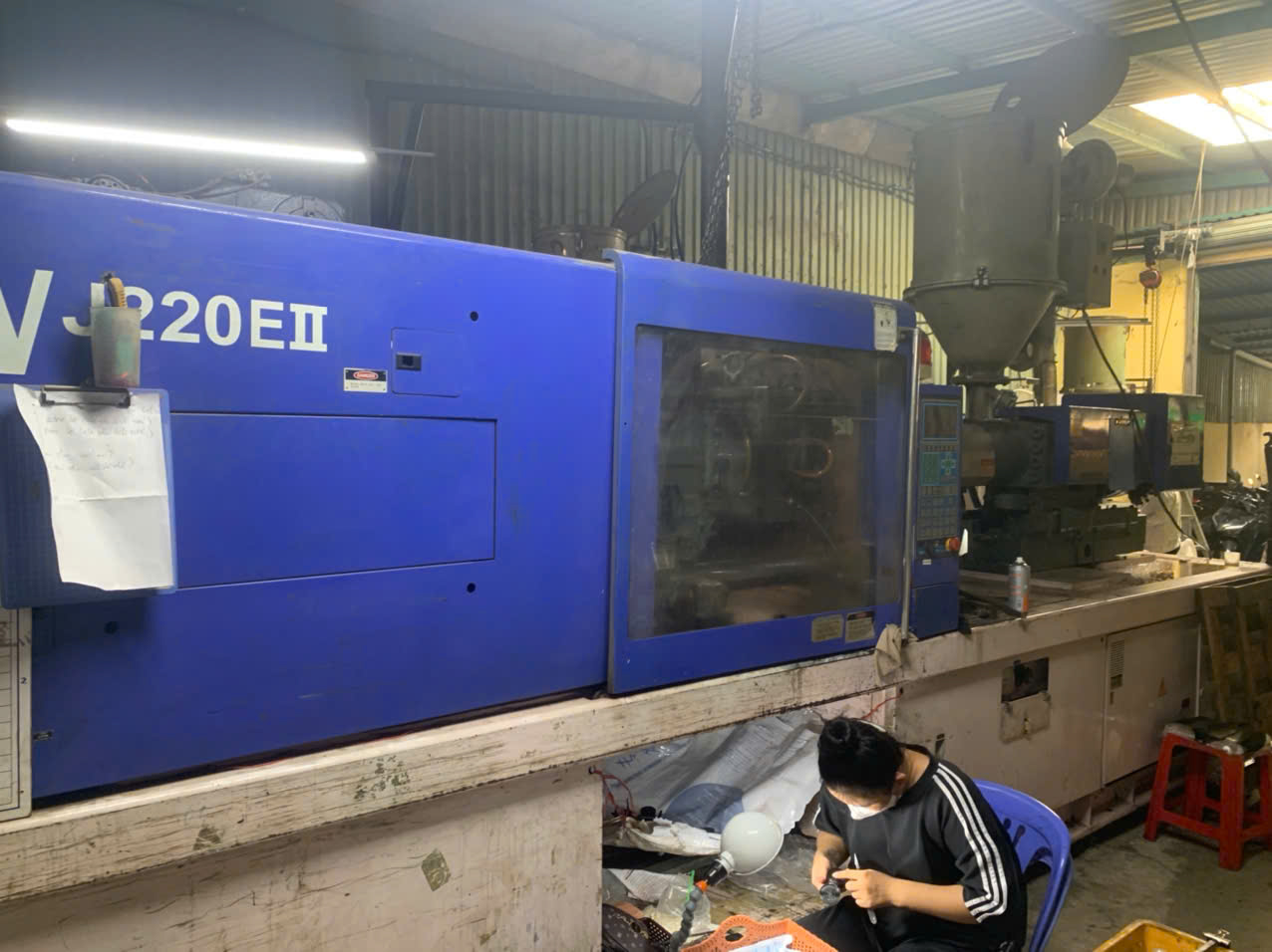 Injection molding machine 4.jpg